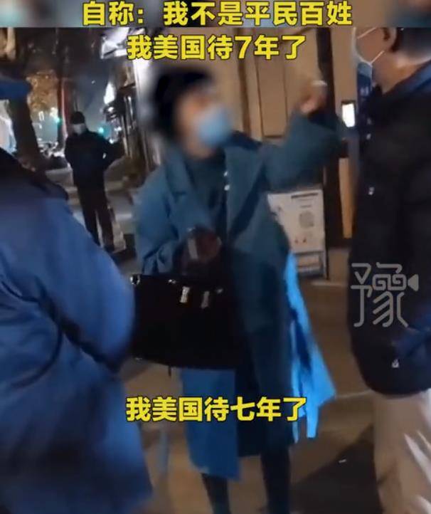 言论自由下的责任担当，香港出租司机与女子的对话引发深思