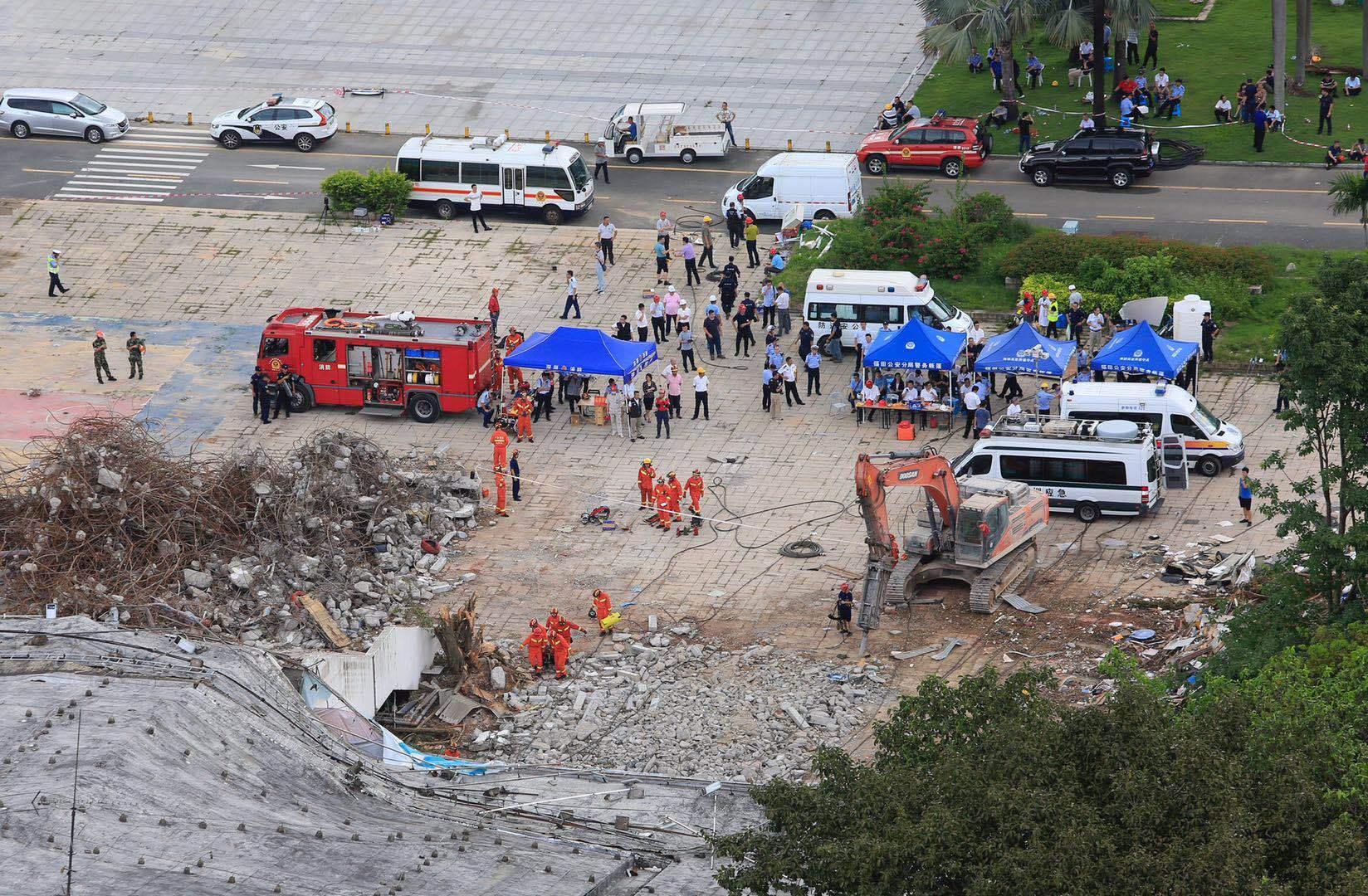 深圳施工现场坍塌，13人失联