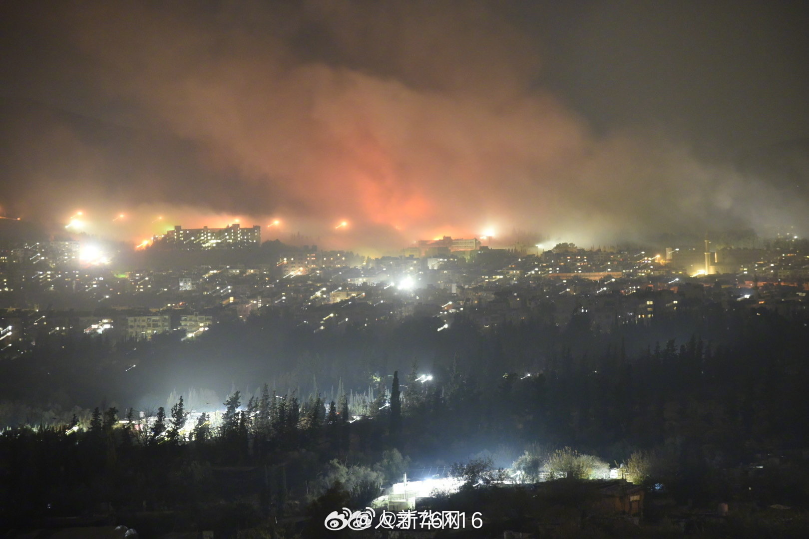 叙利亚多地遭空袭