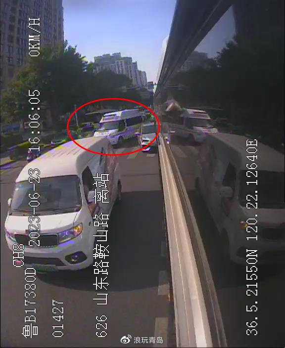 三辆车10秒为120让出生命通道