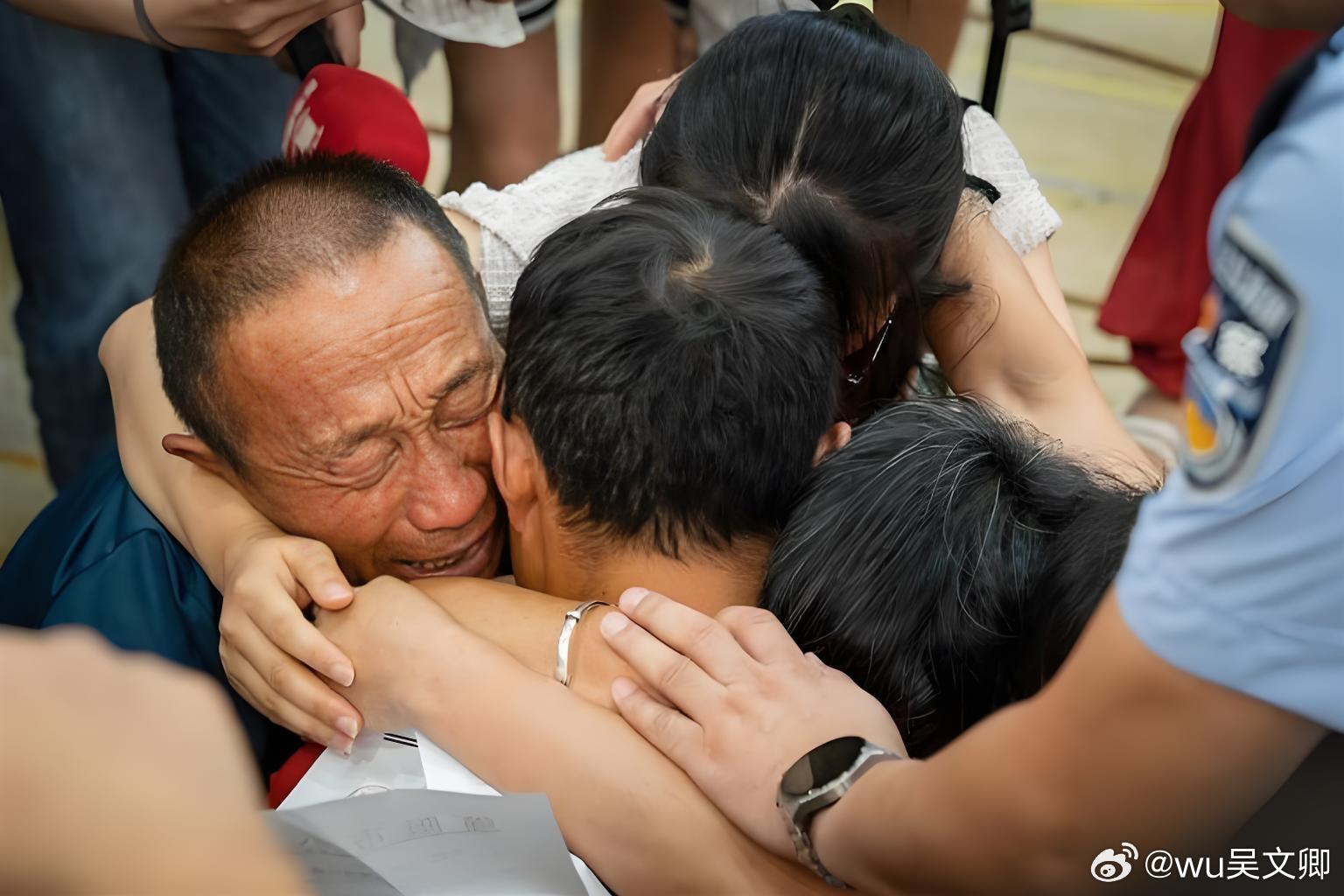 警惕陌生人，女子喝下陌生水昏迷被拐走